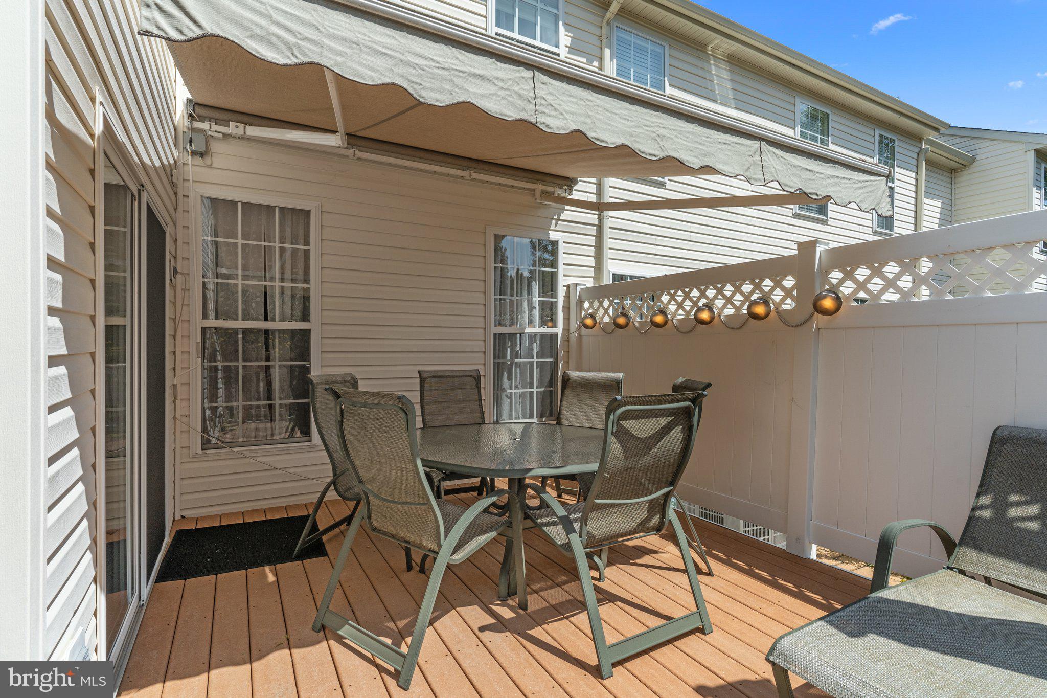 COUNTRY CLUB KNOLL - Residential