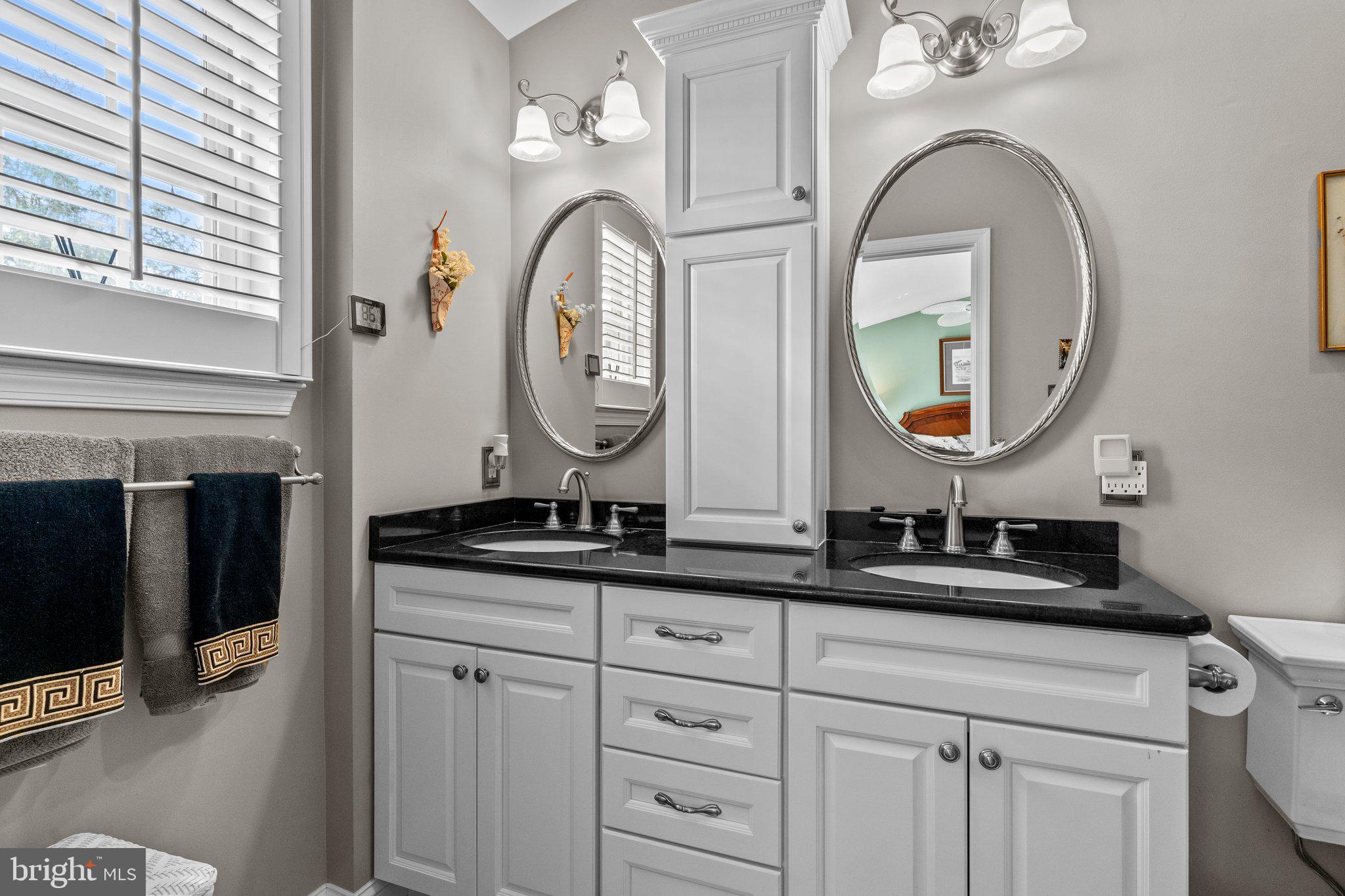 COUNTRY CLUB KNOLL - Residential