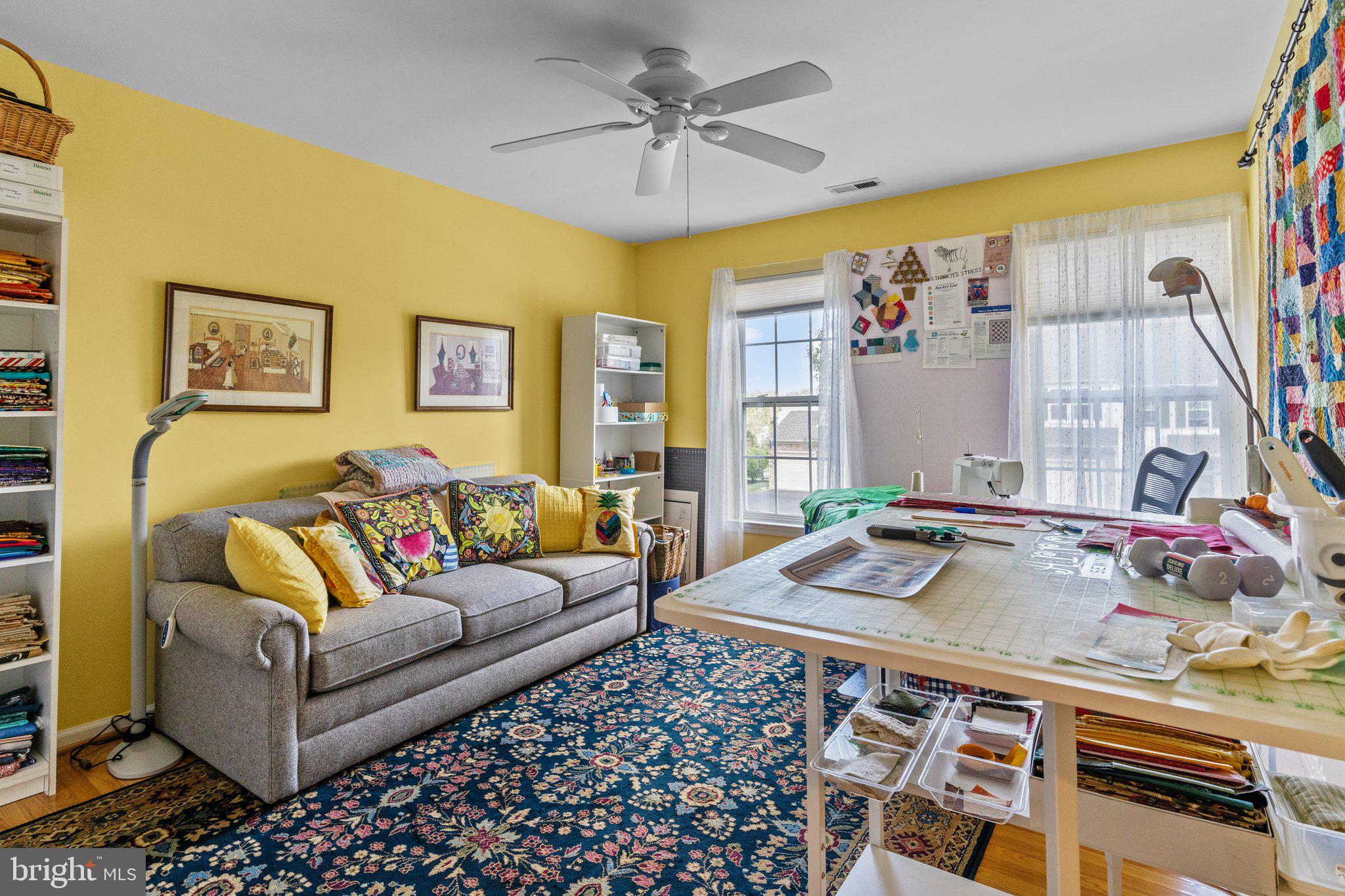 COUNTRY CLUB KNOLL - Residential