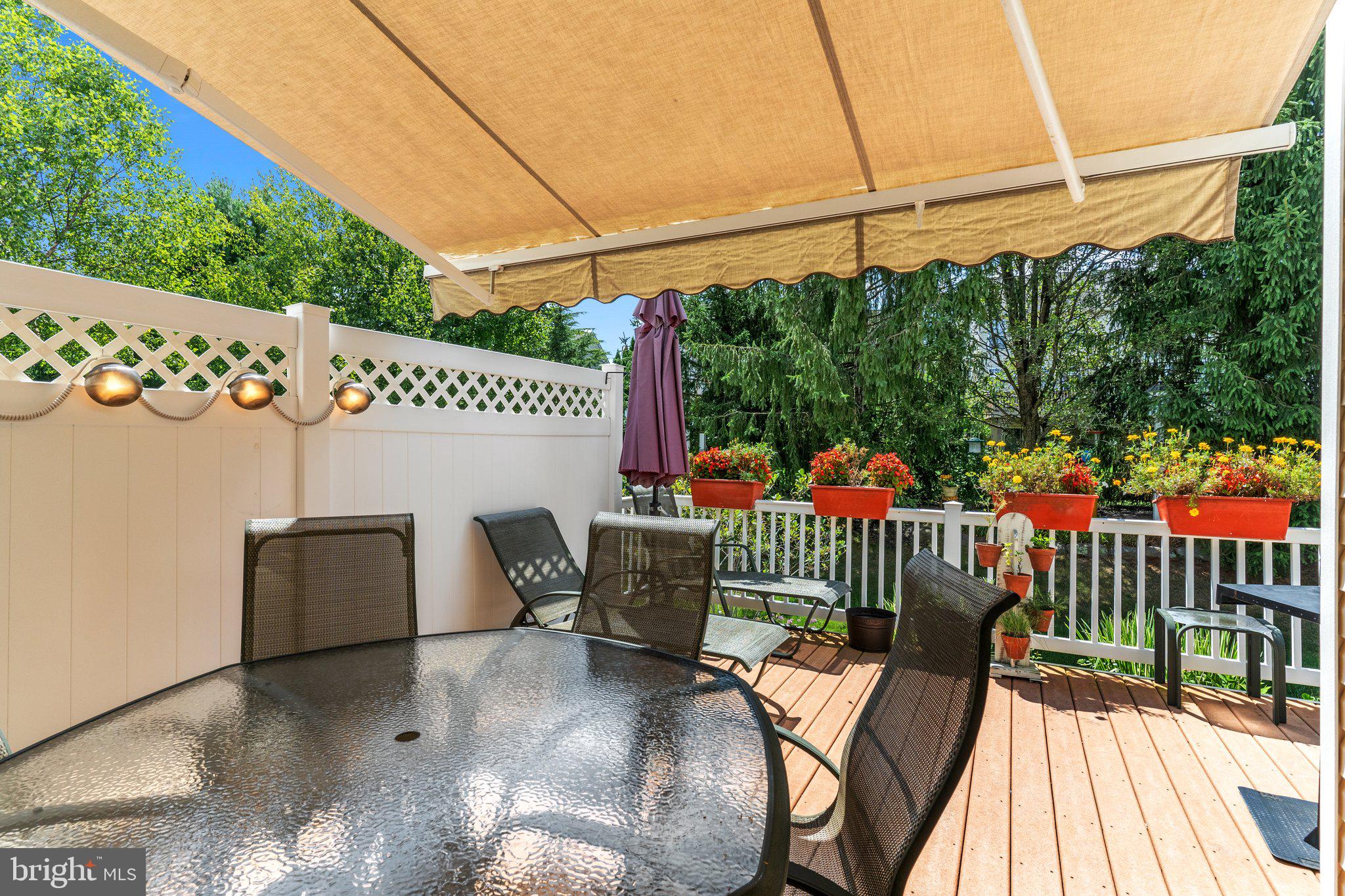 COUNTRY CLUB KNOLL - Residential