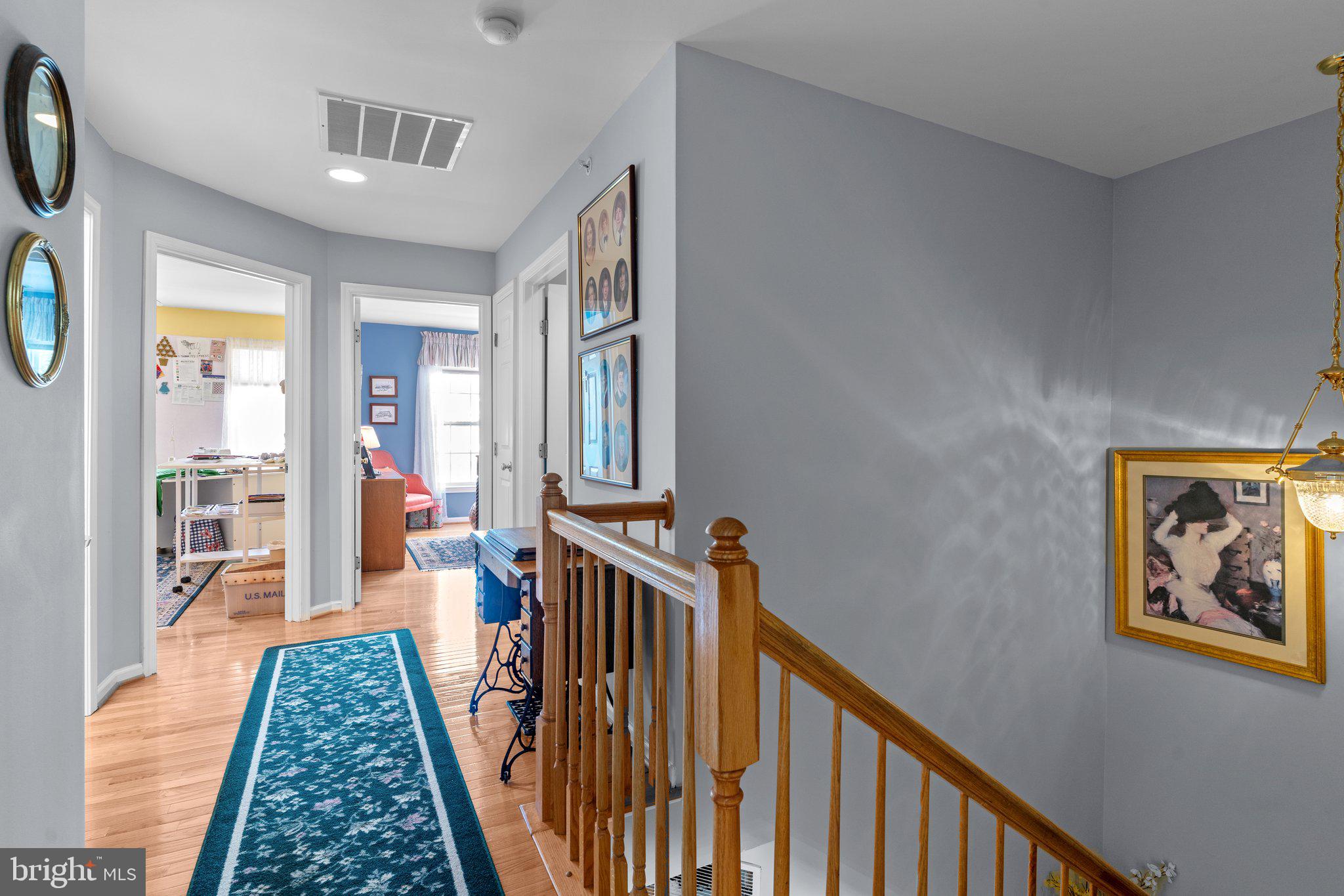 COUNTRY CLUB KNOLL - Residential