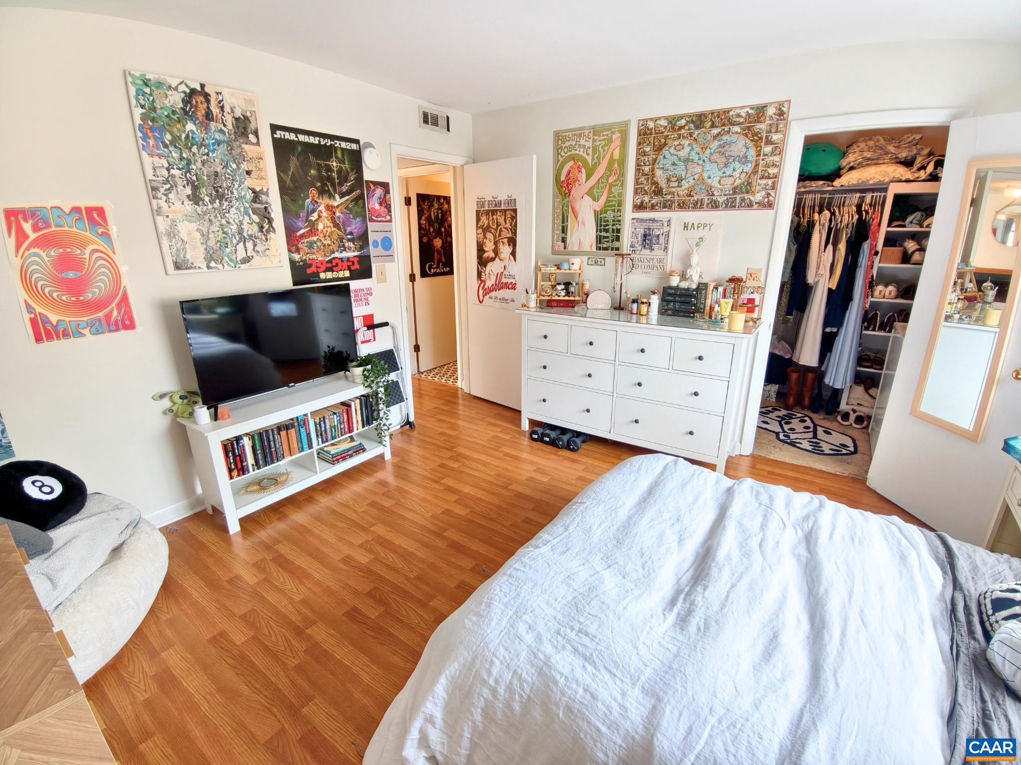 CEDARS COURT - Residential