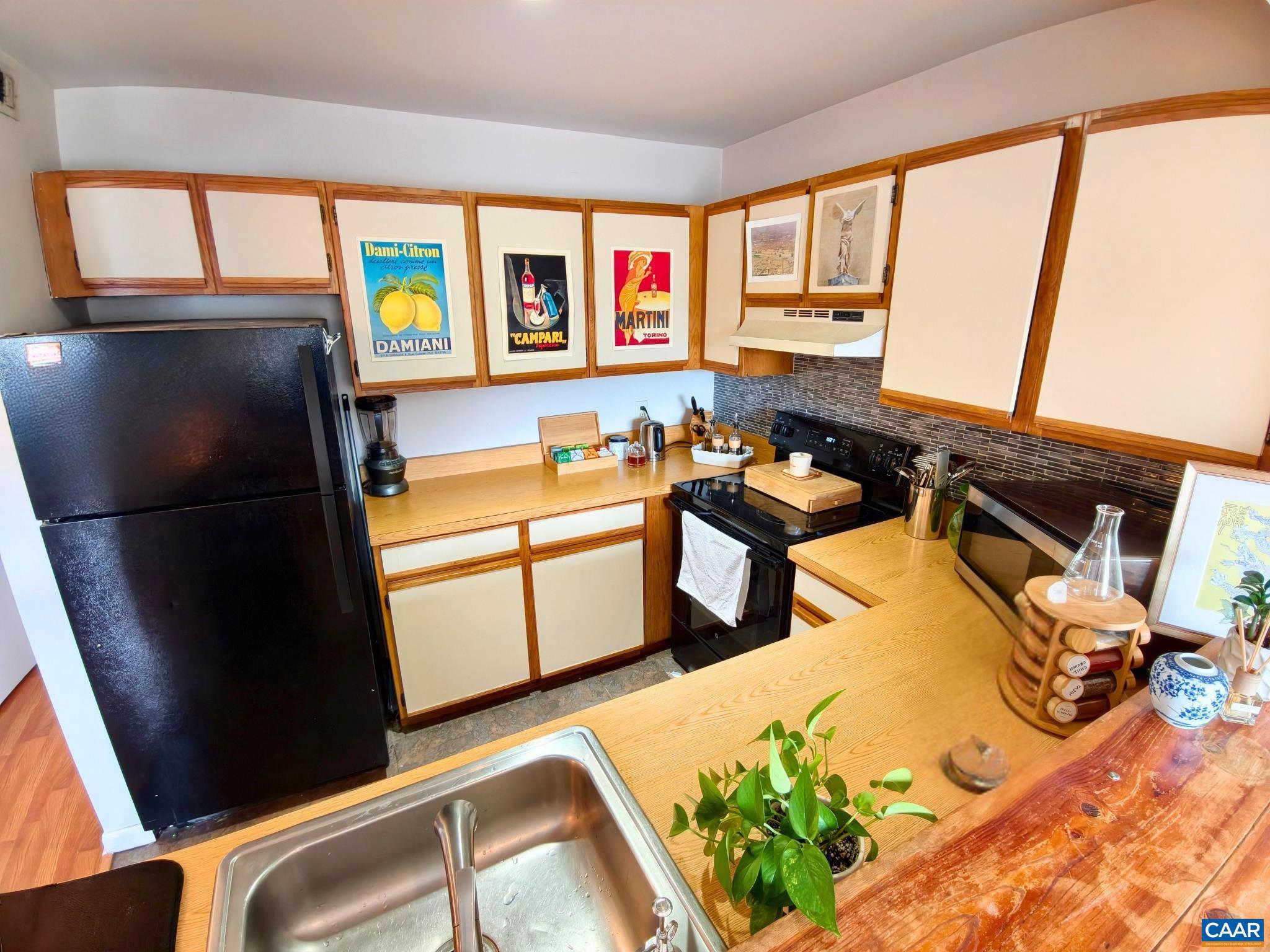 CEDARS COURT - Residential