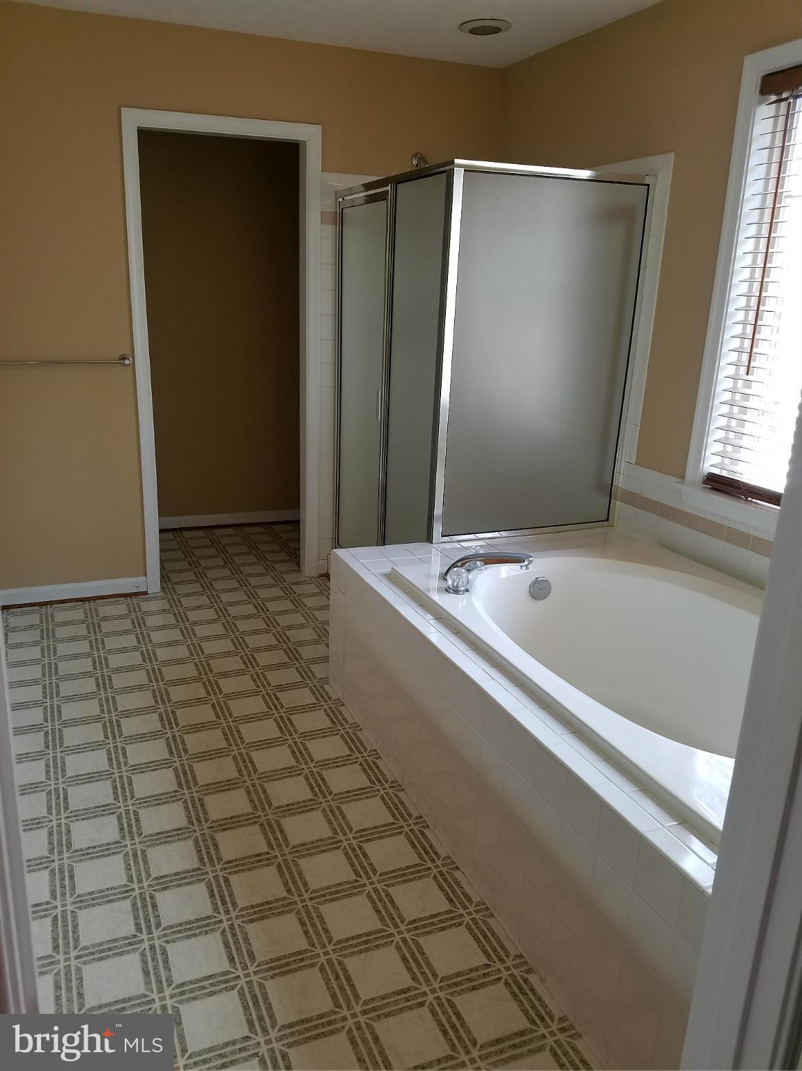 KINGSWOOD - Residential Lease