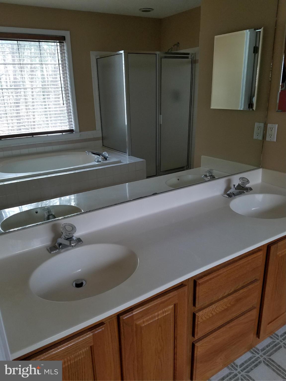 KINGSWOOD - Residential Lease