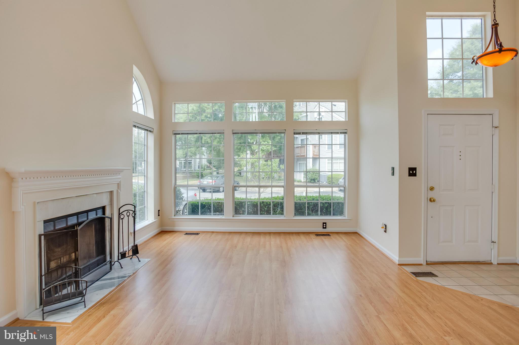 OCCOQUAN POINTE CONDO - Residential Lease