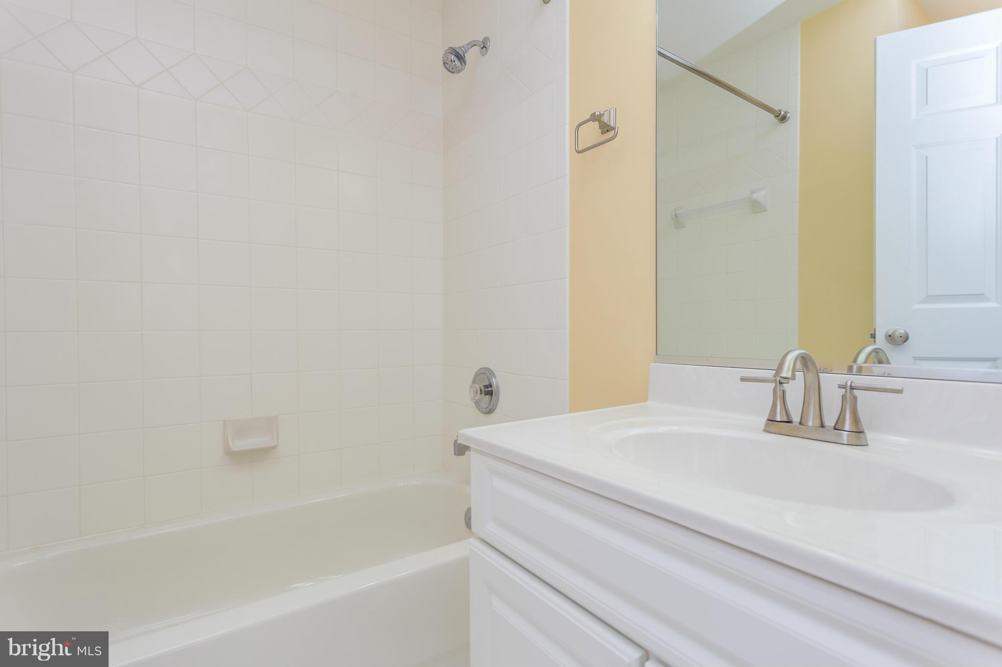 OCCOQUAN POINTE CONDO - Residential Lease