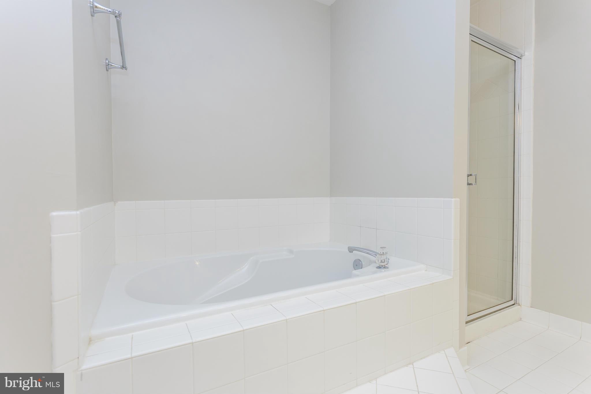 OCCOQUAN POINTE CONDO - Residential Lease