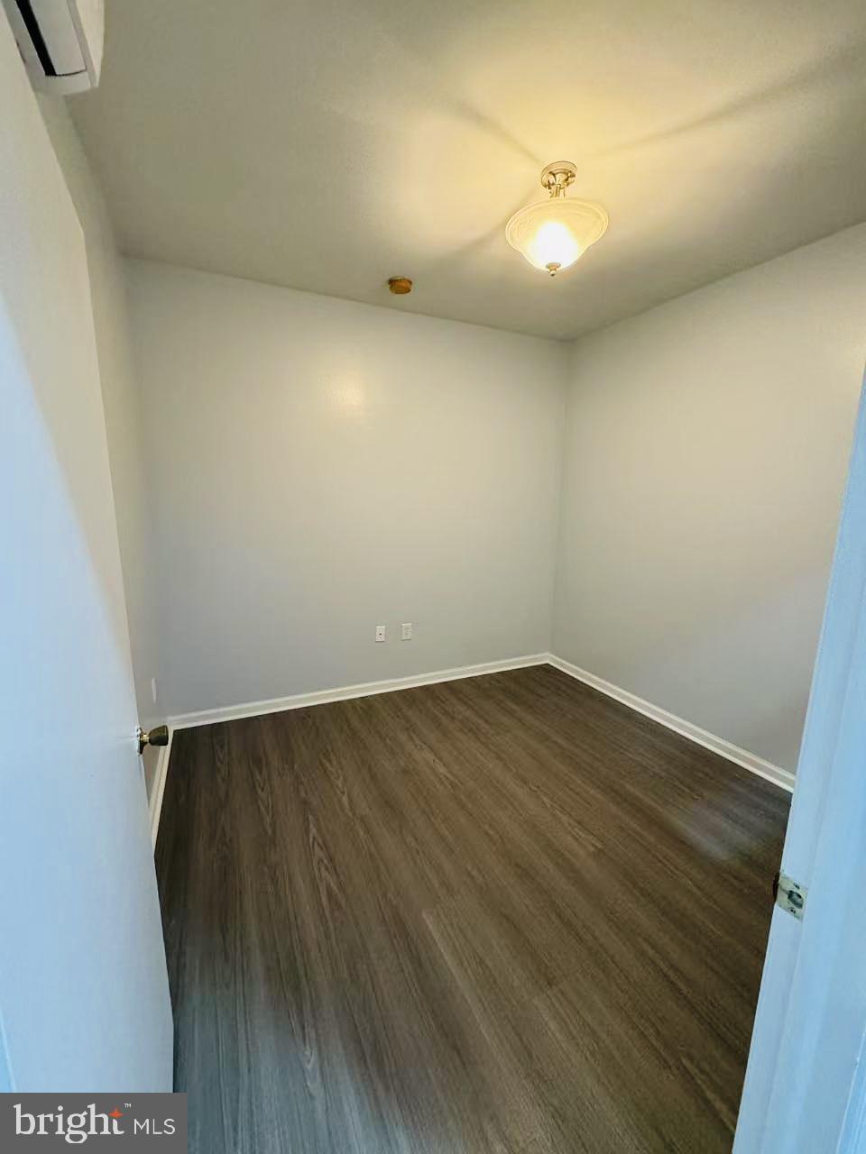 PHILADELPHIA (SOUTH) - Commercial Sale