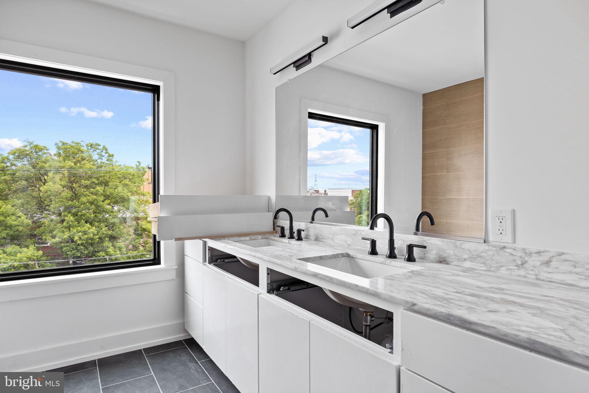 PASSYUNK SQUARE - Residential