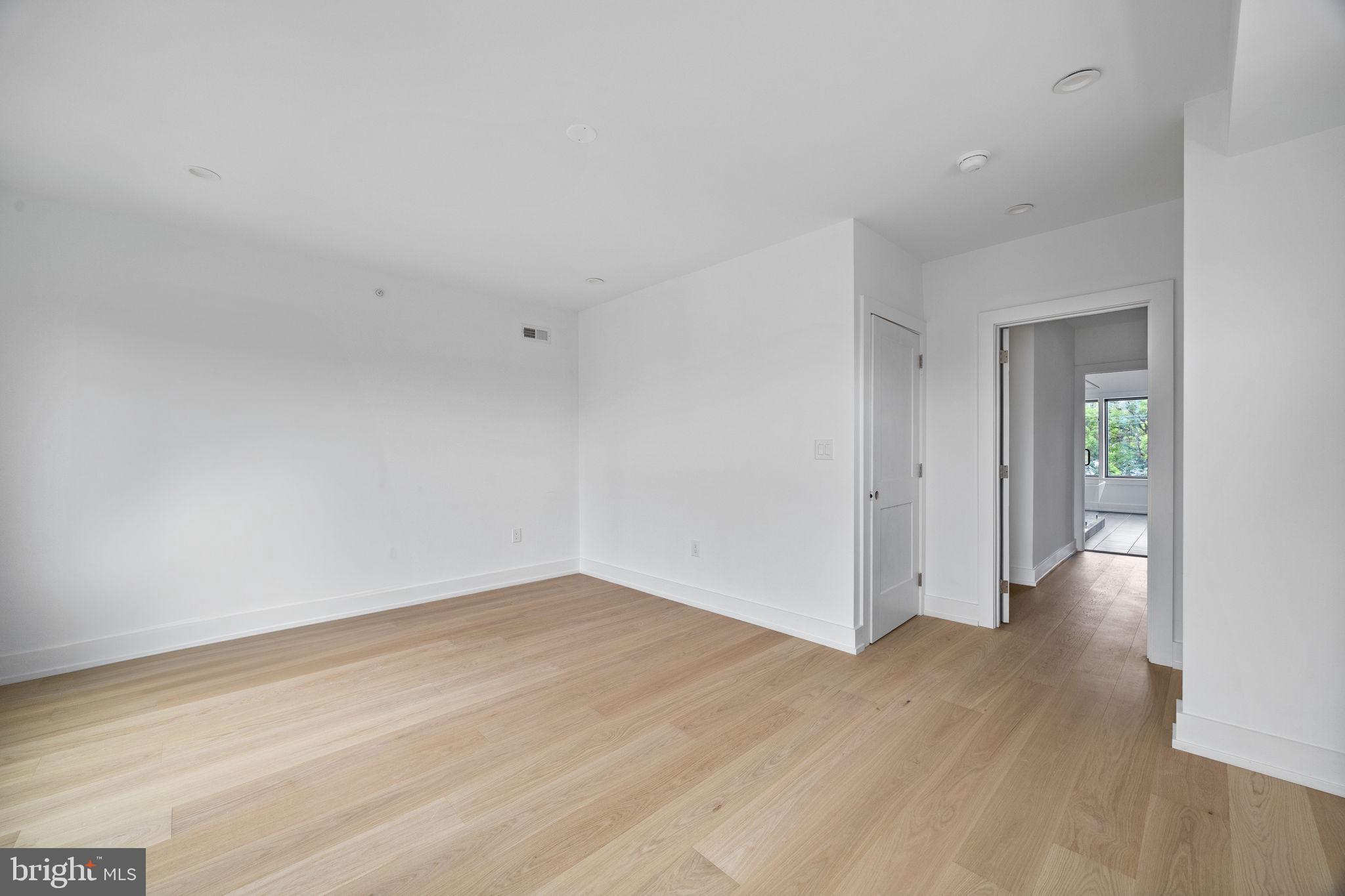 PASSYUNK SQUARE - Residential