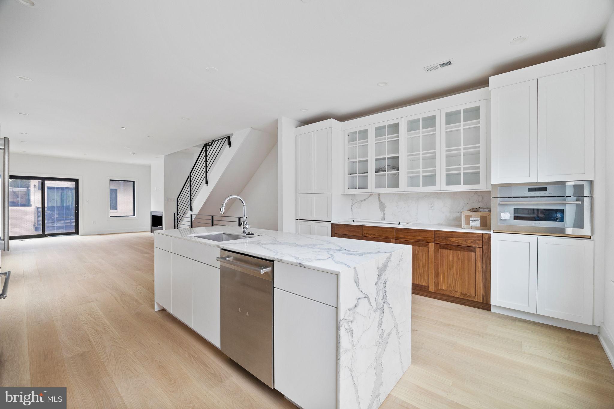 PASSYUNK SQUARE - Residential