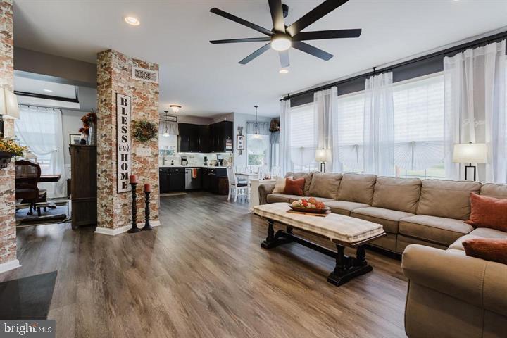 BRENNAN ESTATES - Residential