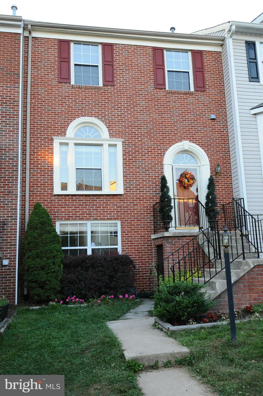 Move in ready townhouse in sought after Lowes Island. New carpet and fresh paint throughout. Large private deck backing to treed common area with lower level patio and fenced in yard. Hardwood floors on main level. Large master bedroom with walk in closet and huge master bathroom and soaking tub. Appliances are being replaced and should be installed next week. Amenities - 5 pools, tennis, trails!