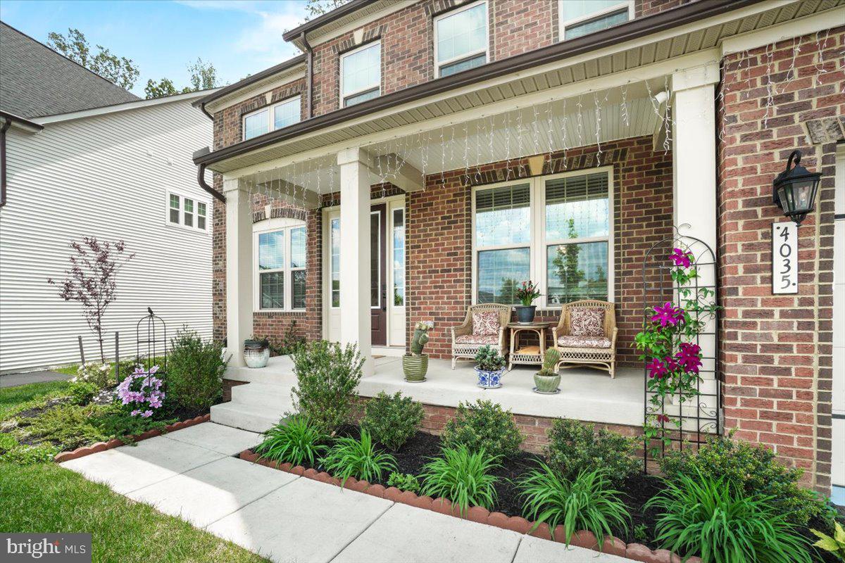 4035 DUDLEY LANE