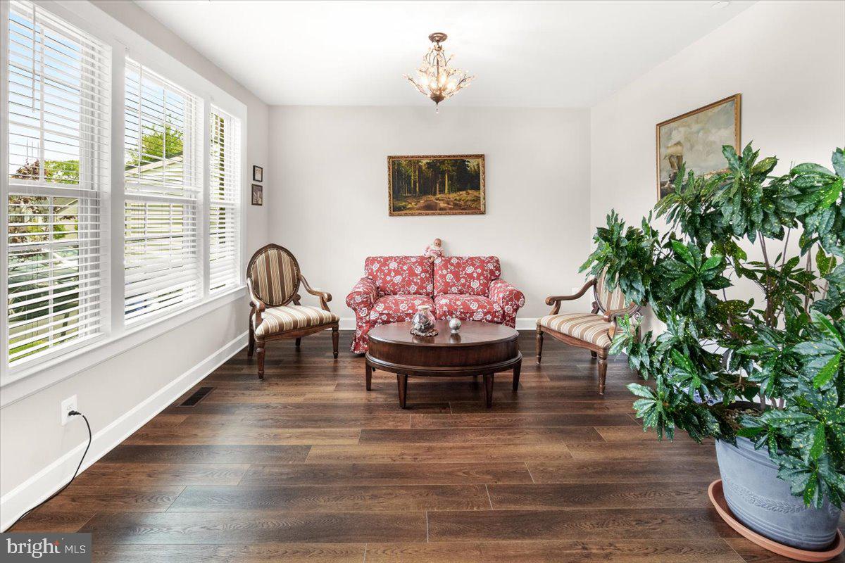 4035 DUDLEY LANE
