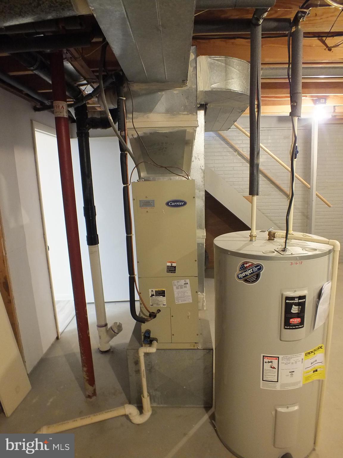 WAKEFIELD ON THE GREEN - Residential Lease