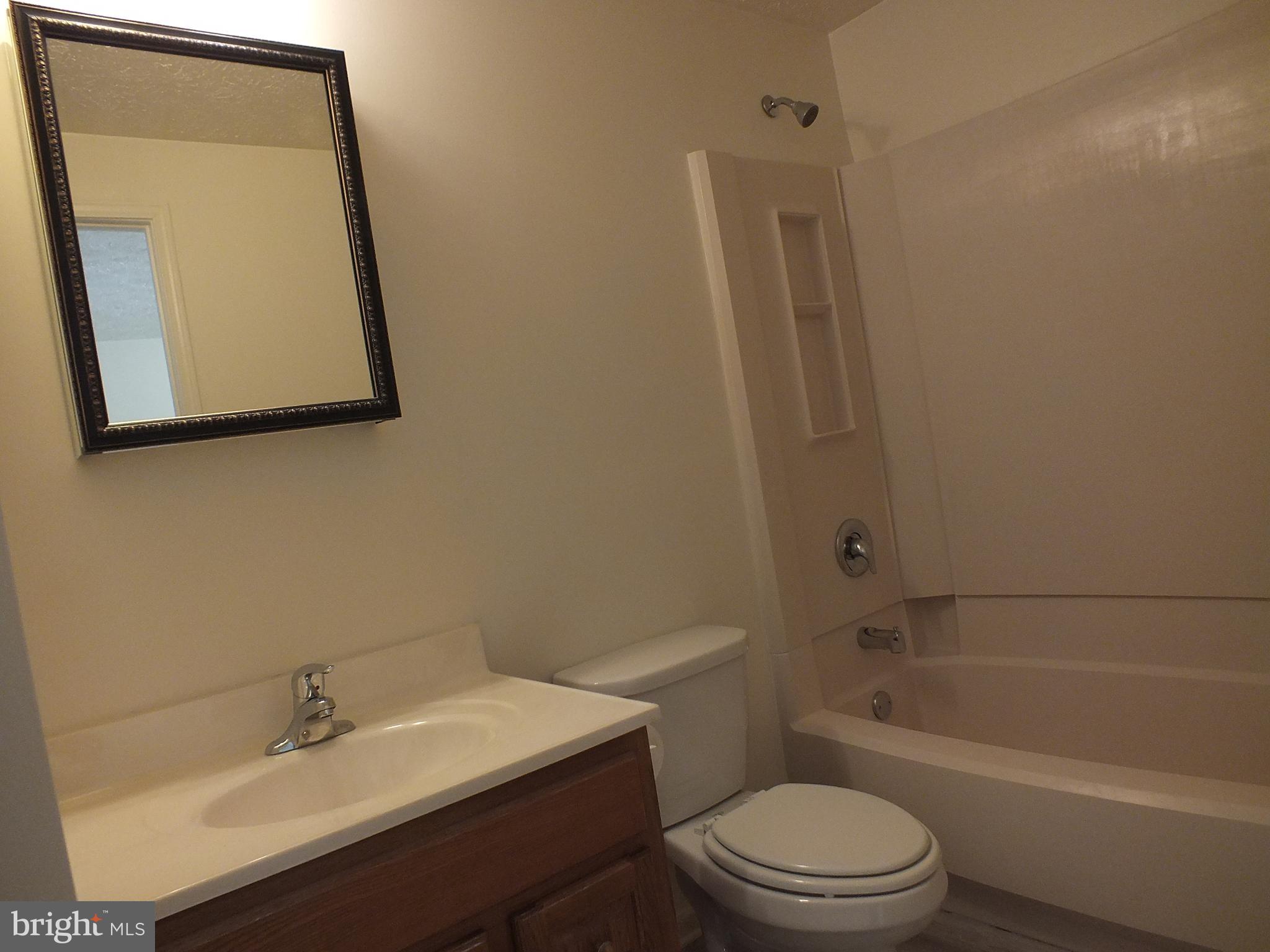 WAKEFIELD ON THE GREEN - Residential Lease