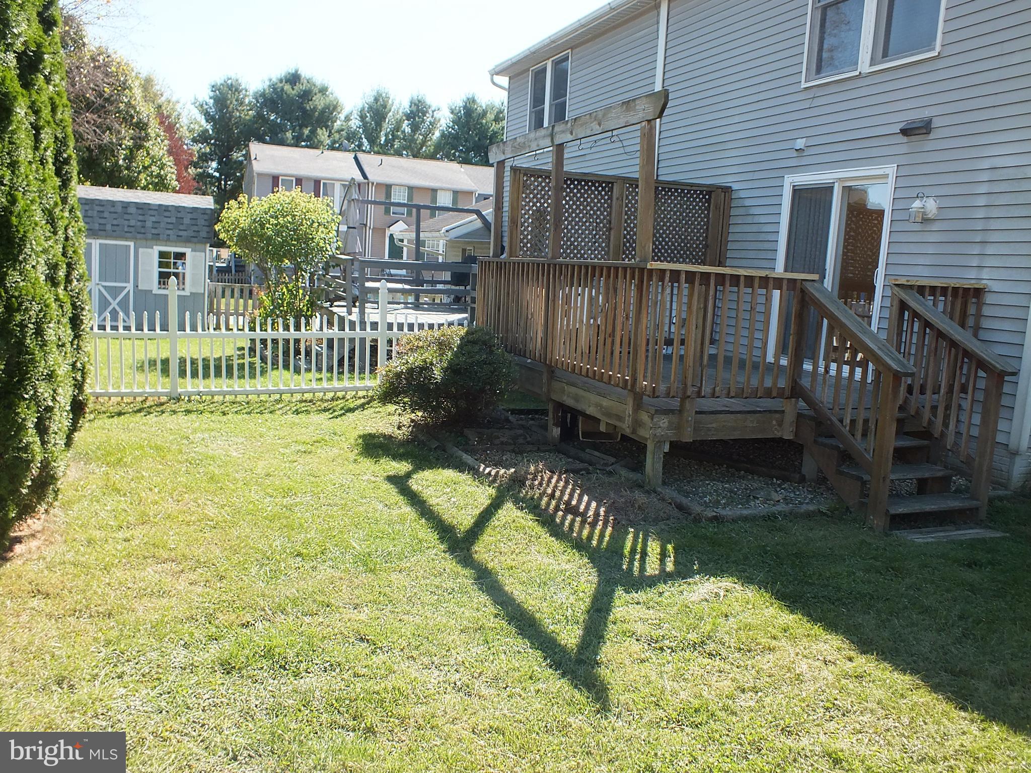 WAKEFIELD ON THE GREEN - Residential Lease