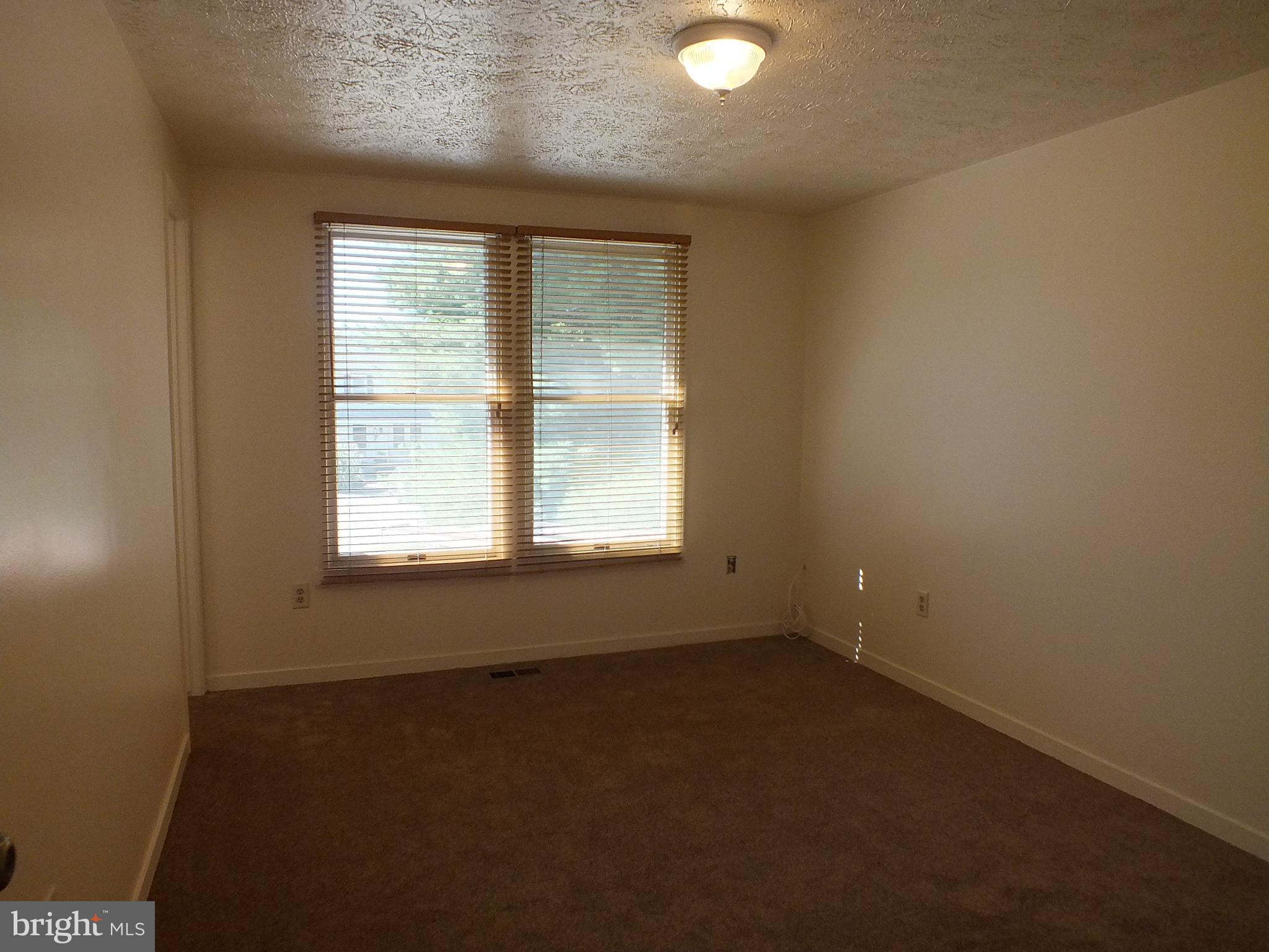 WAKEFIELD ON THE GREEN - Residential Lease