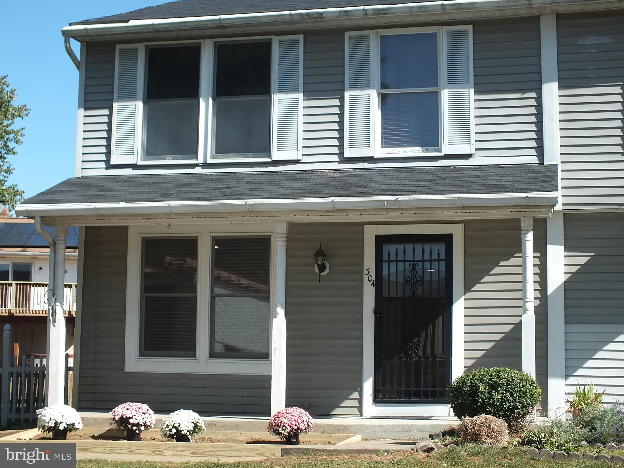 WAKEFIELD ON THE GREEN - Residential Lease