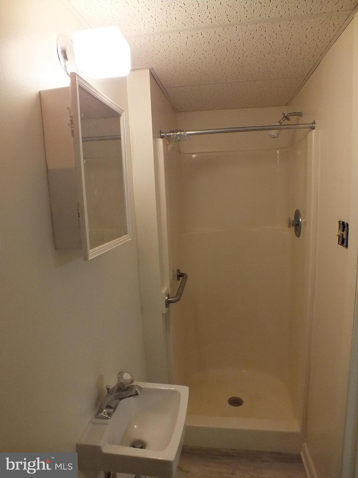 WAKEFIELD ON THE GREEN - Residential Lease