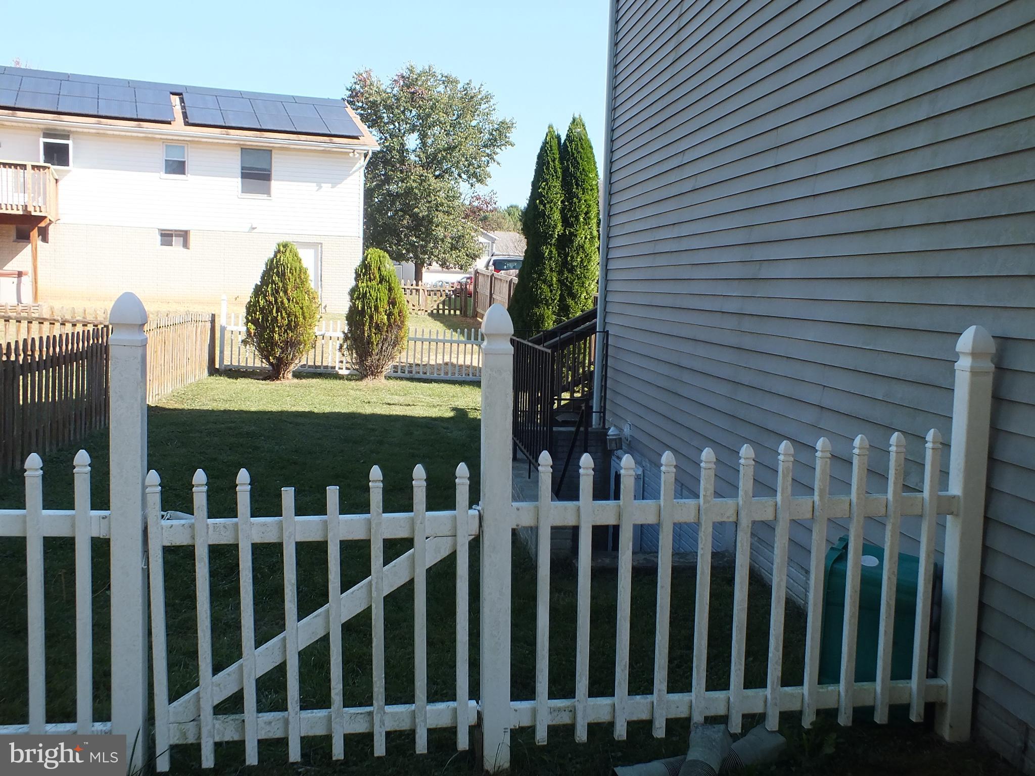 WAKEFIELD ON THE GREEN - Residential Lease