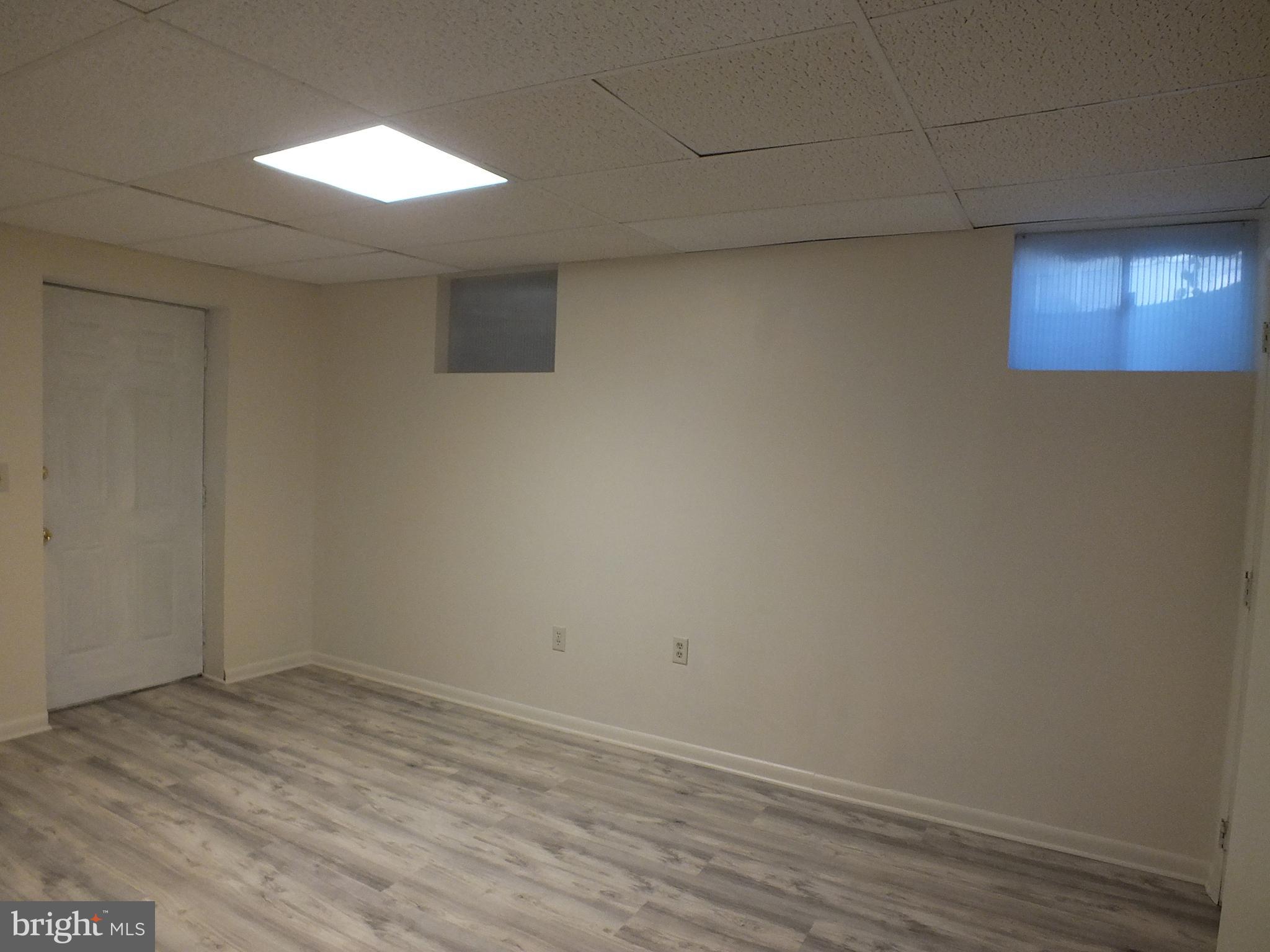 WAKEFIELD ON THE GREEN - Residential Lease