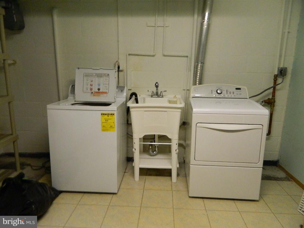 LAYHILL GARDENS - Residential