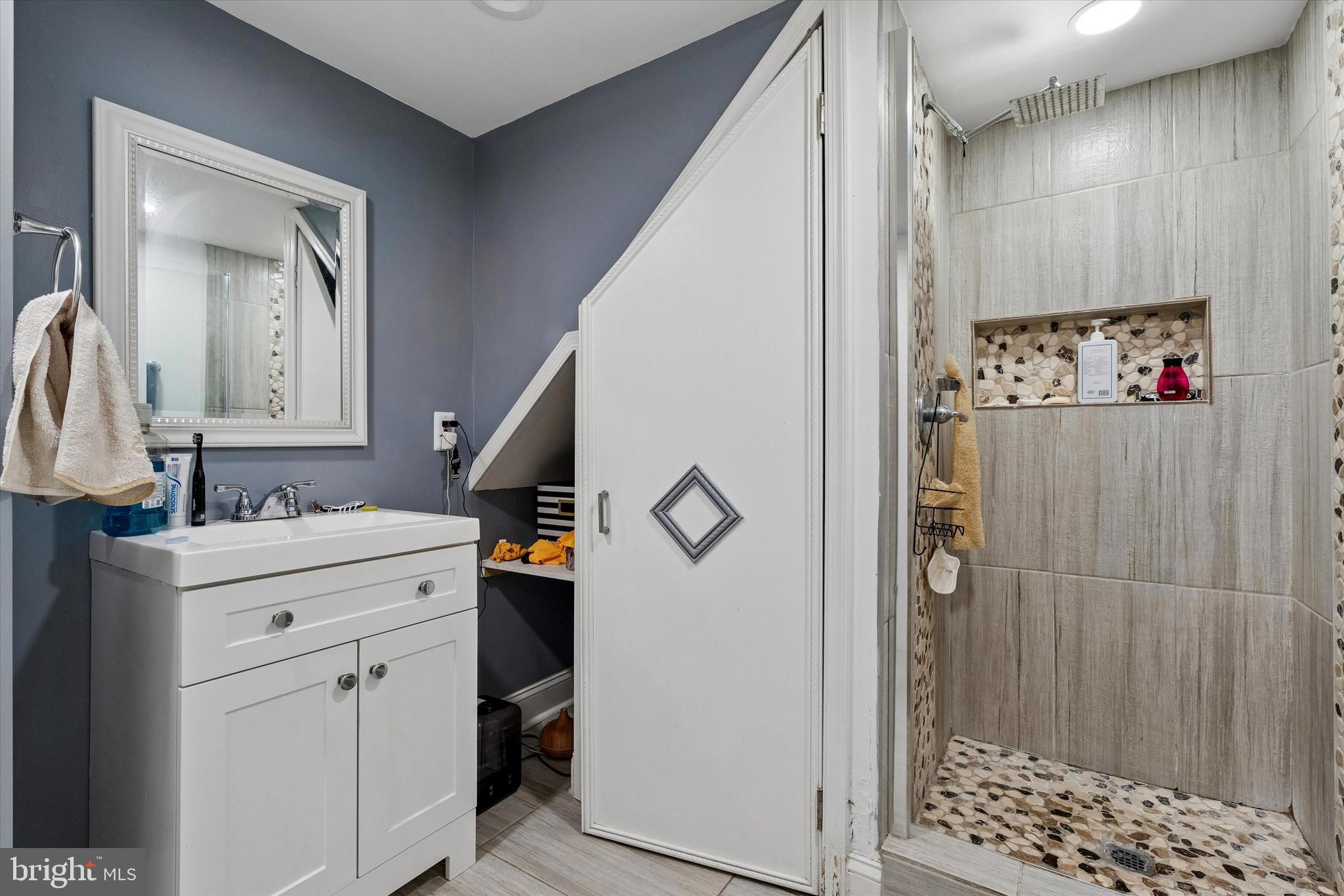 HOLME CIRCLE - Residential