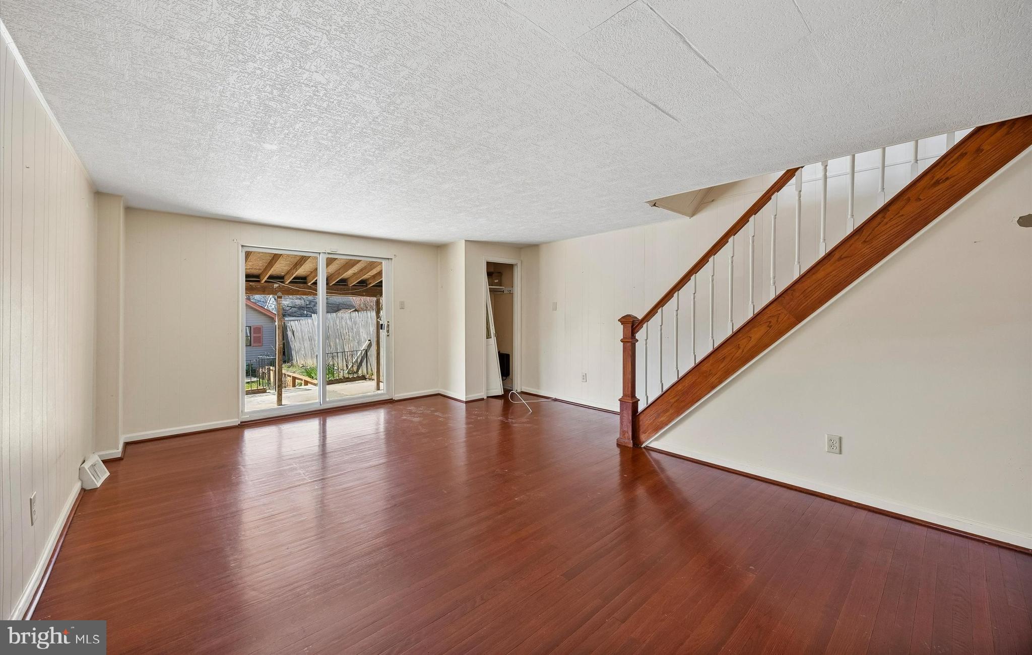 HOLME CIRCLE - Residential