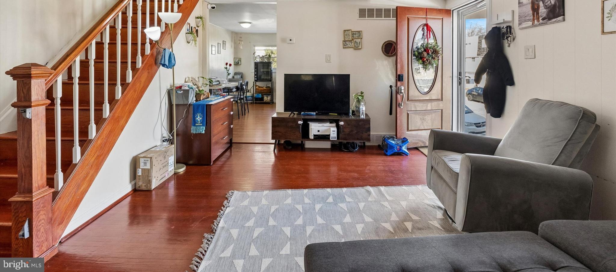 HOLME CIRCLE - Residential