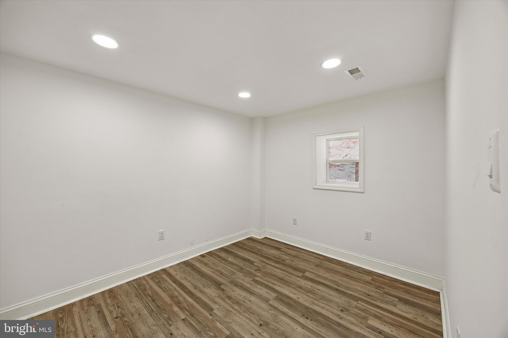 HOLME CIRCLE - Residential