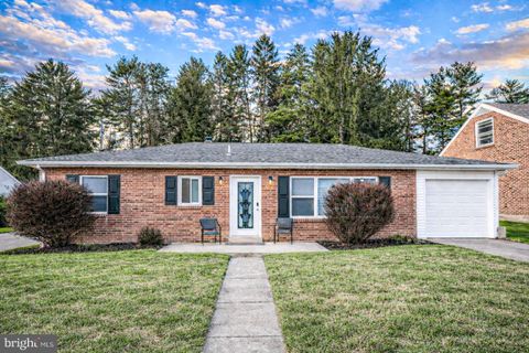 416 N DUKE STREET HUMMELSTOWN PA 17036