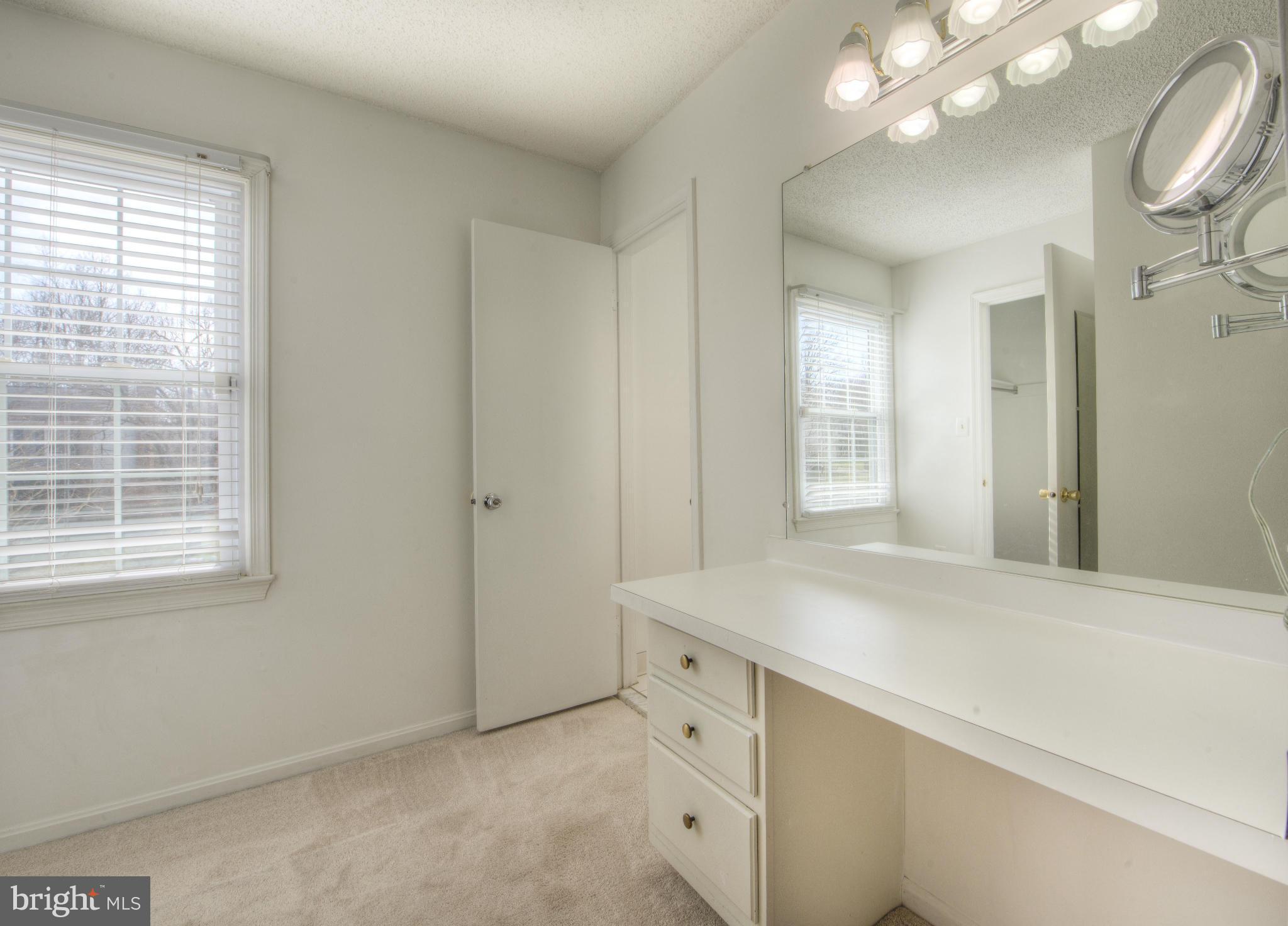 NEWPORT/RIVER MOUTH - Residential