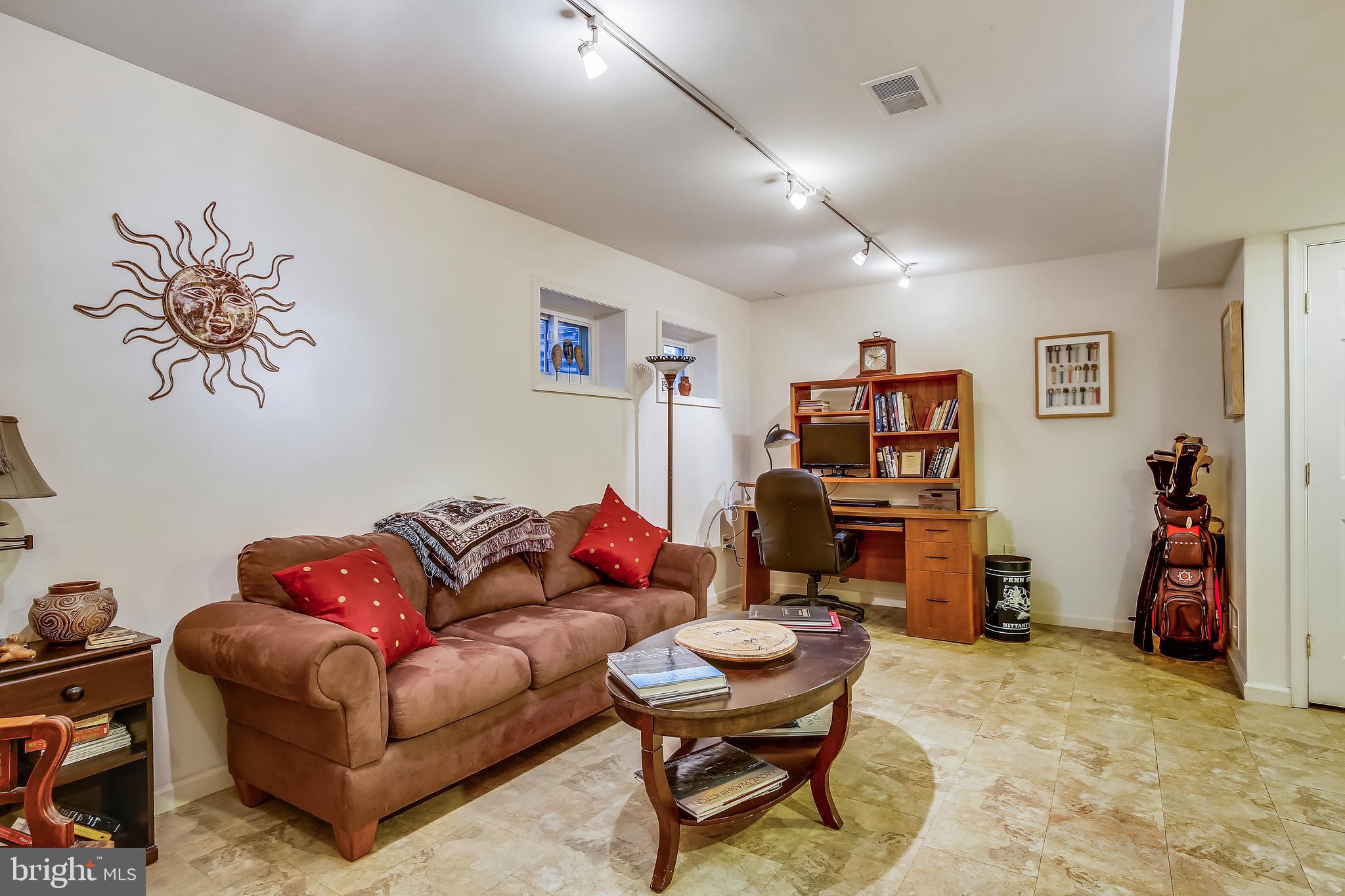 MOUNT VERNON SQUARE - Residential