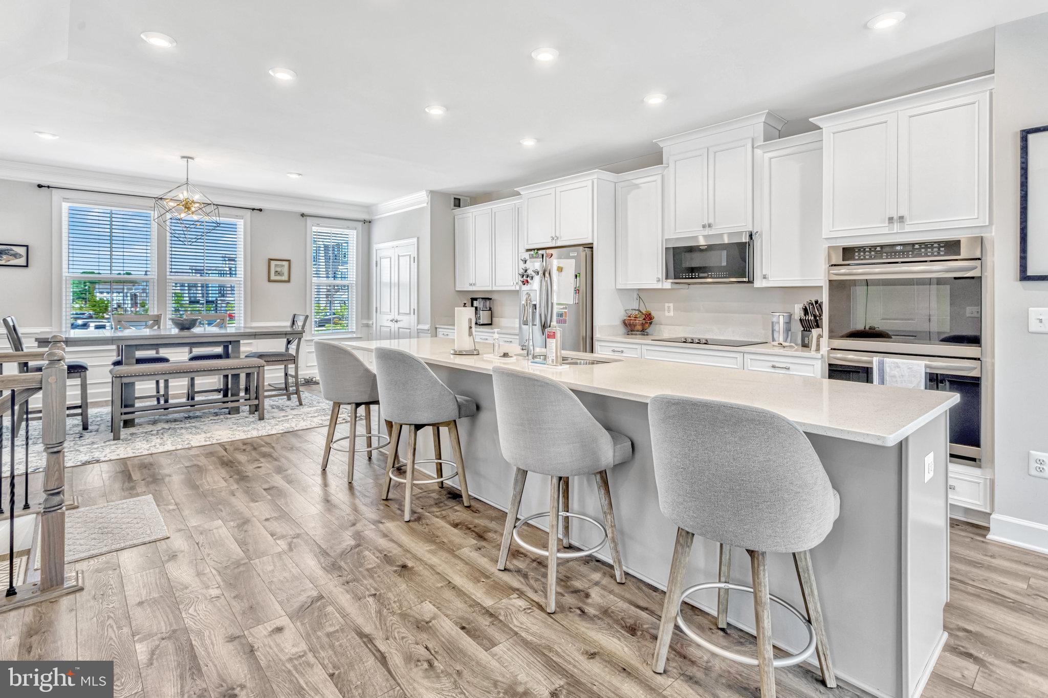 BRADLEY SQUARE - Residential