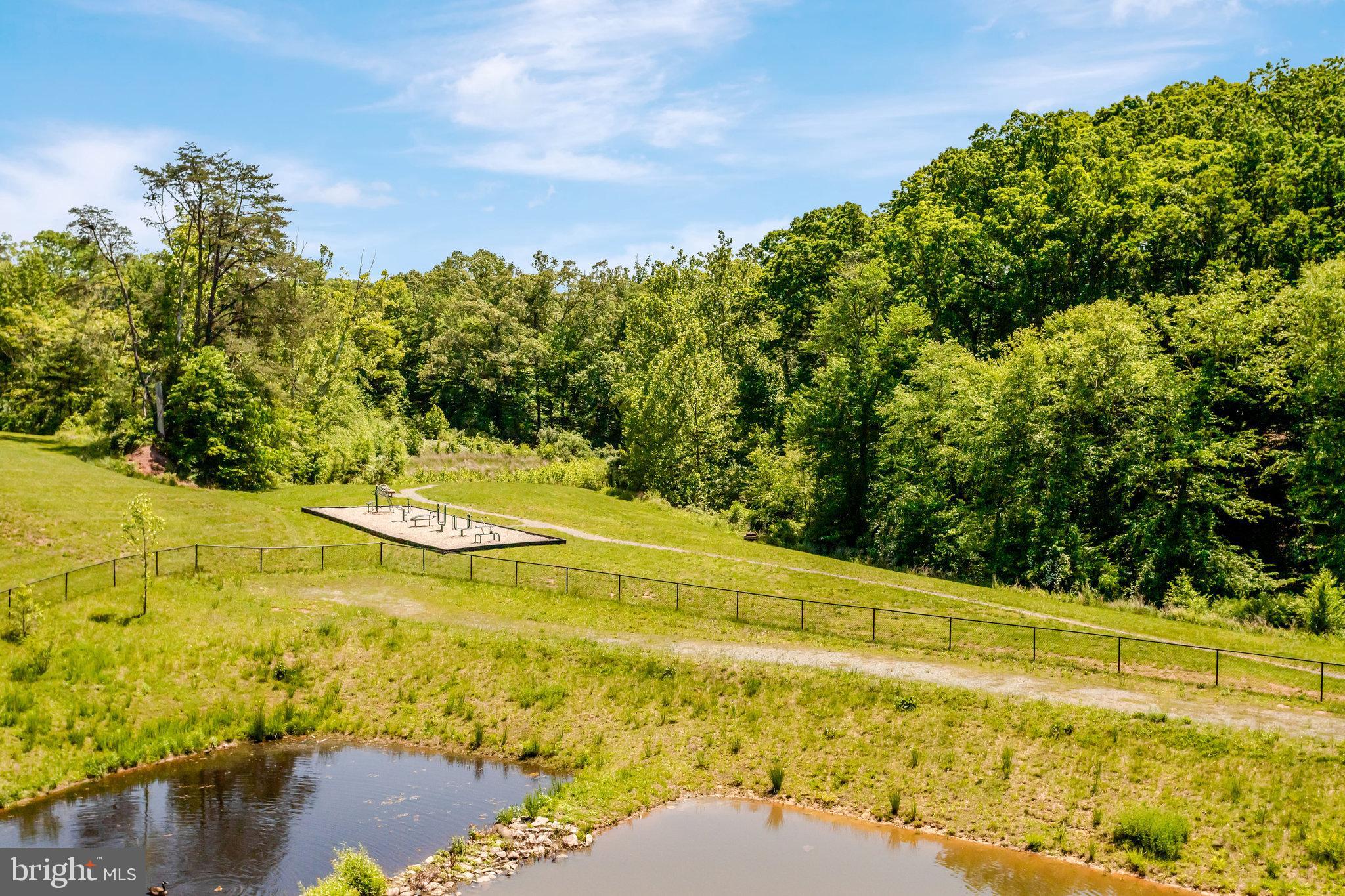 BRADLEY SQUARE - Residential