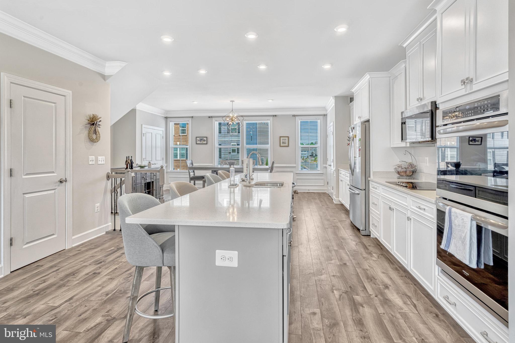 BRADLEY SQUARE - Residential