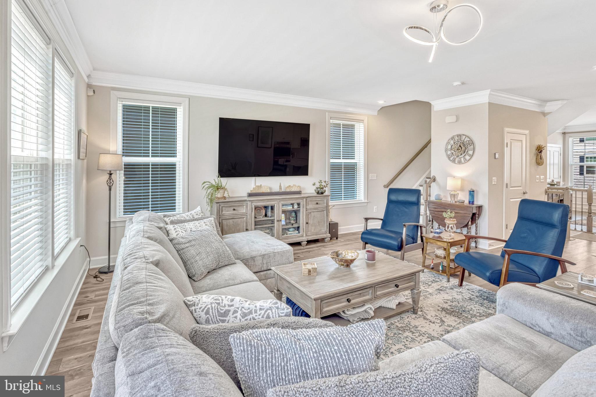 BRADLEY SQUARE - Residential