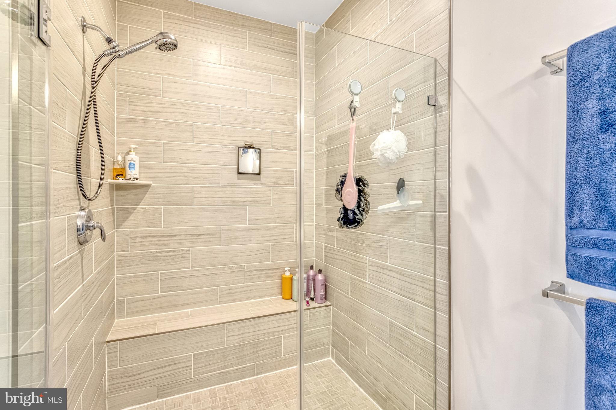 BRADLEY SQUARE - Residential