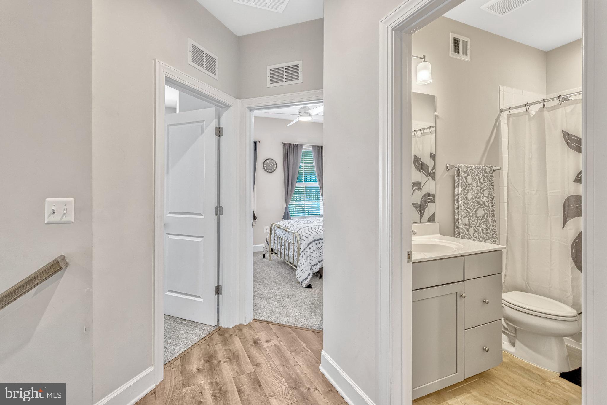 BRADLEY SQUARE - Residential