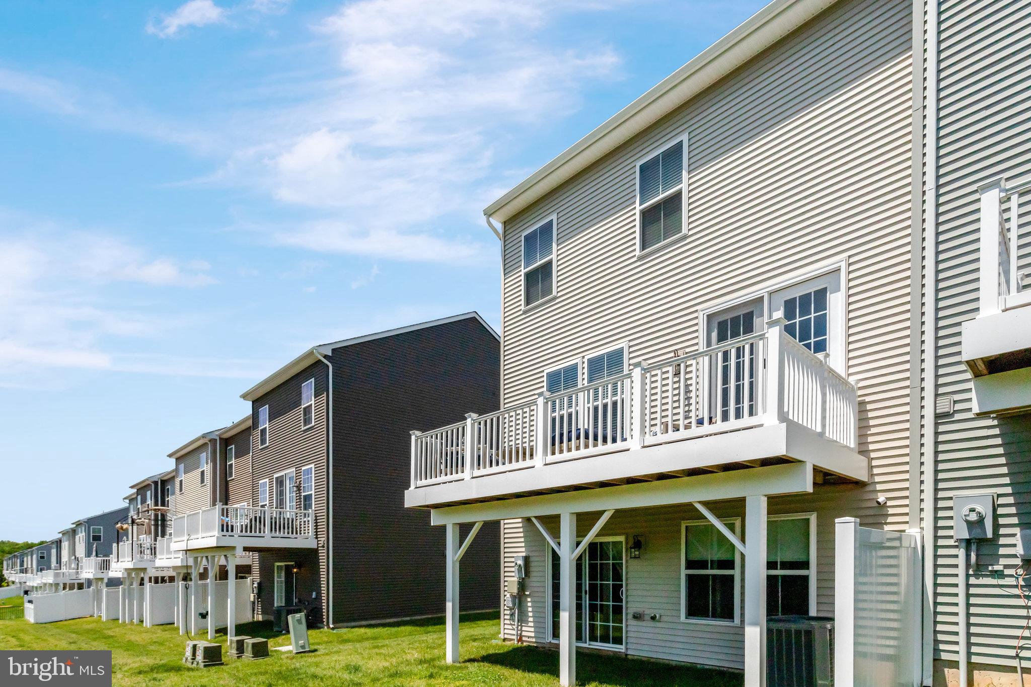 BRADLEY SQUARE - Residential