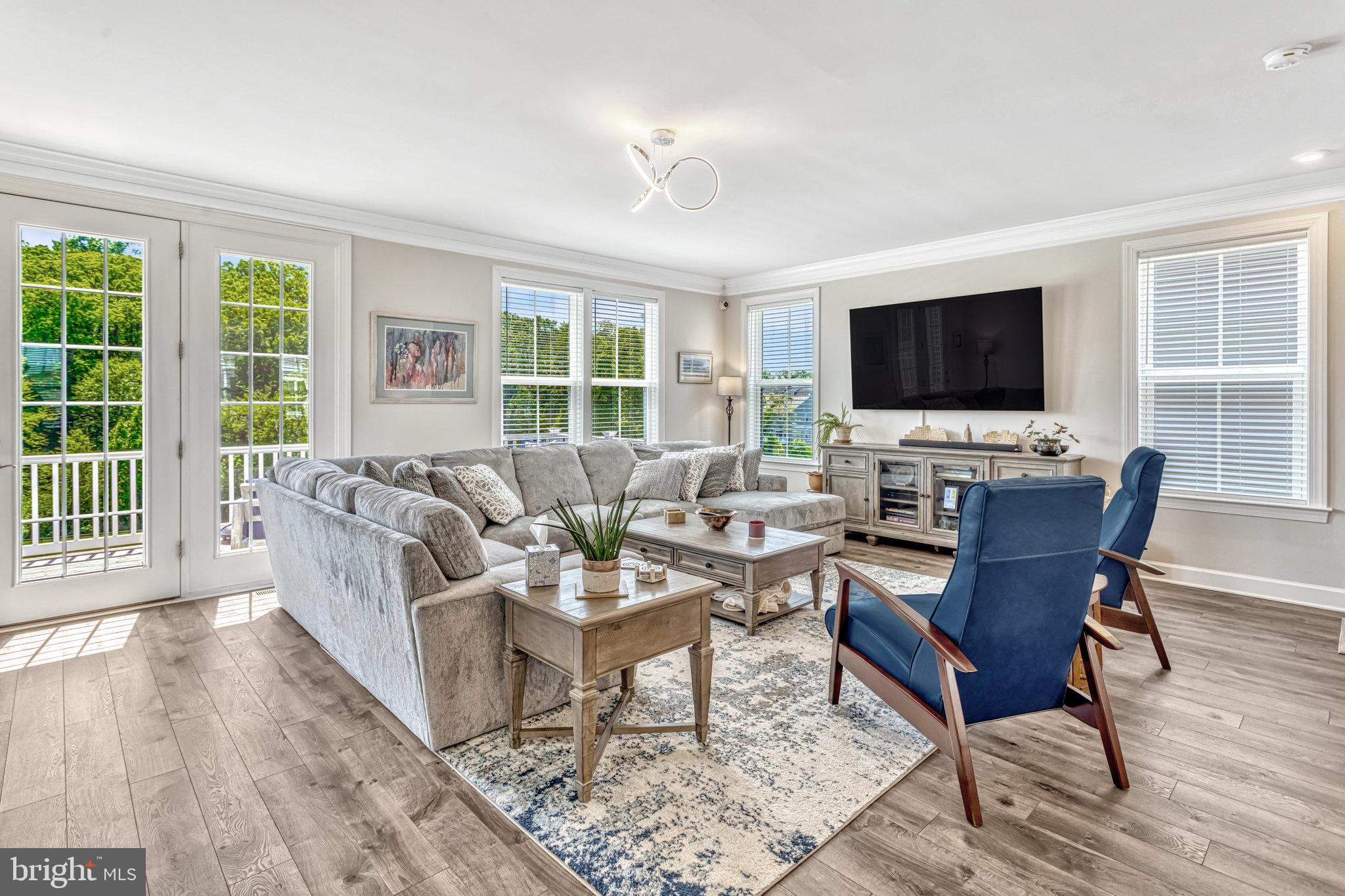 BRADLEY SQUARE - Residential