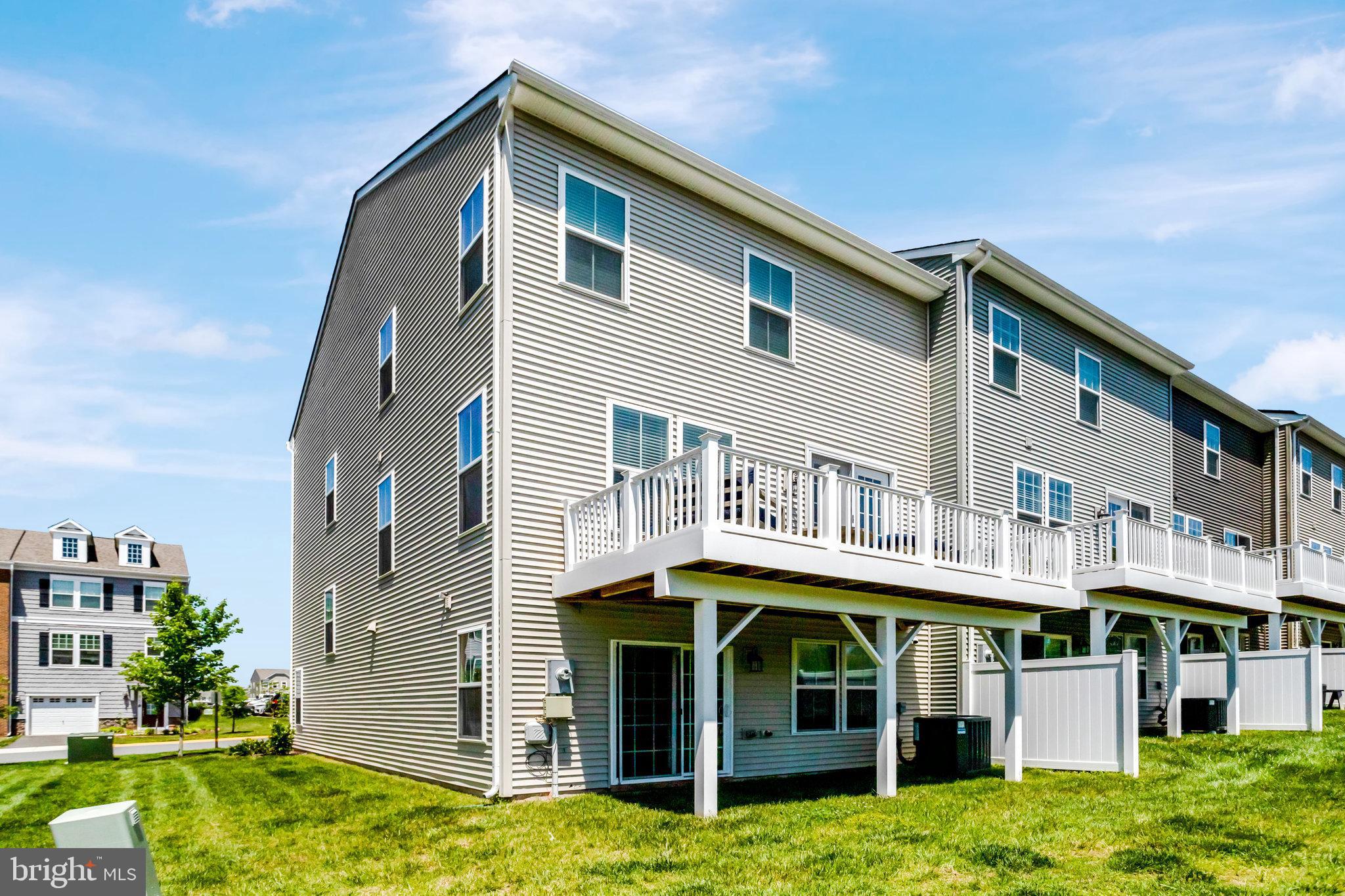 BRADLEY SQUARE - Residential