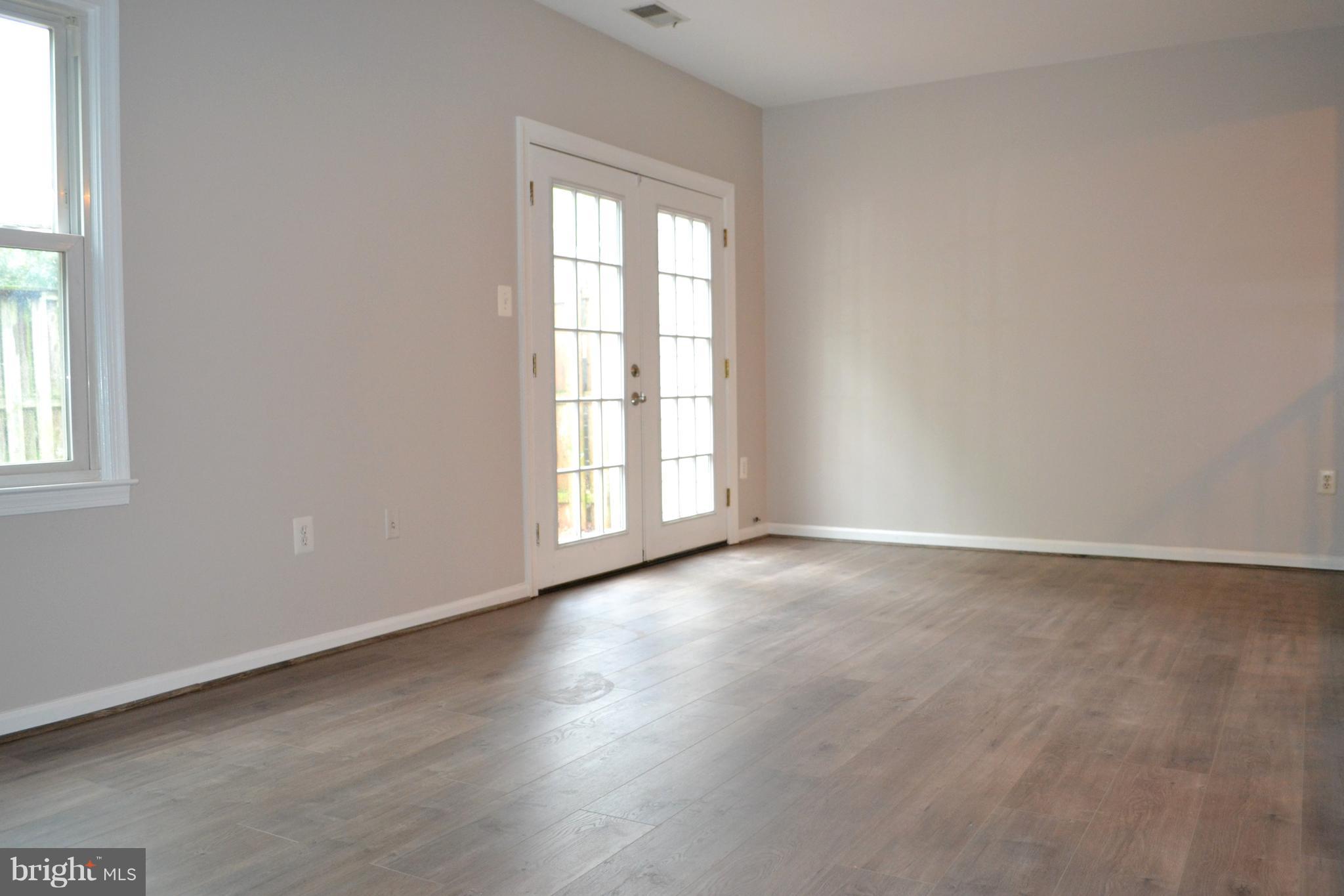 BRISTOE STATION - Residential