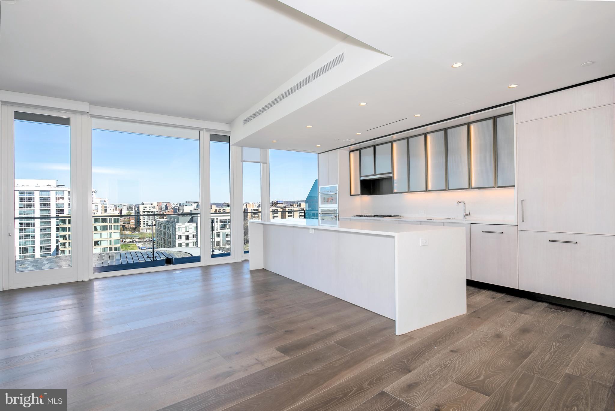 601 WHARF STREET SW 1005