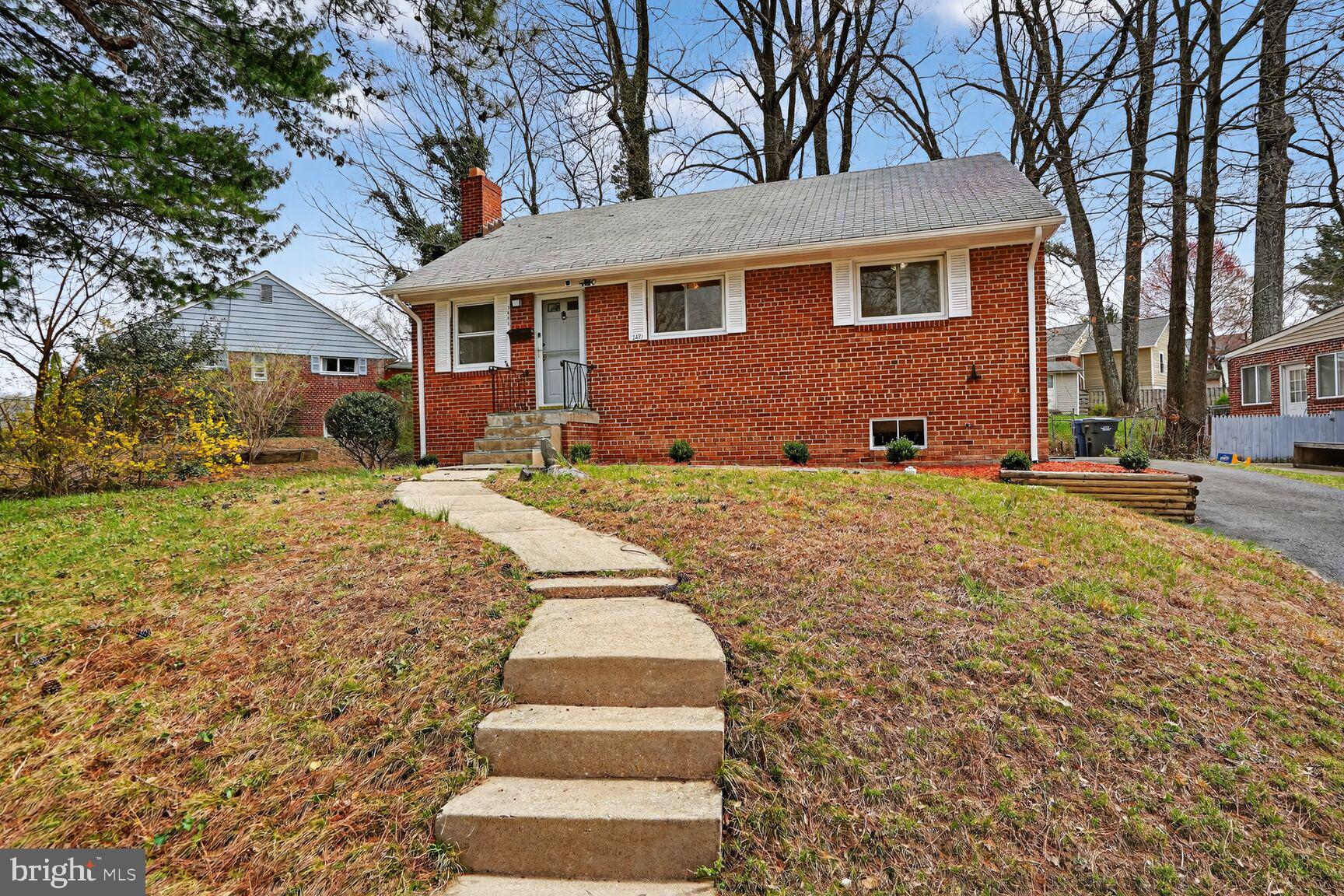 3601 CREST DRIVE