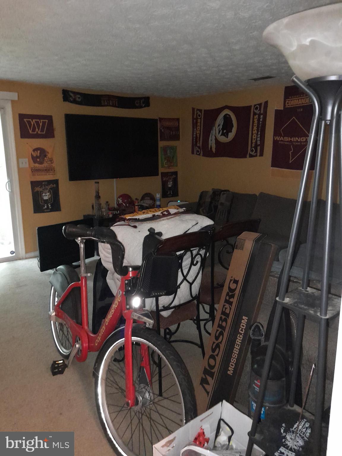 CALVERTON TOWNES - Residential Lease