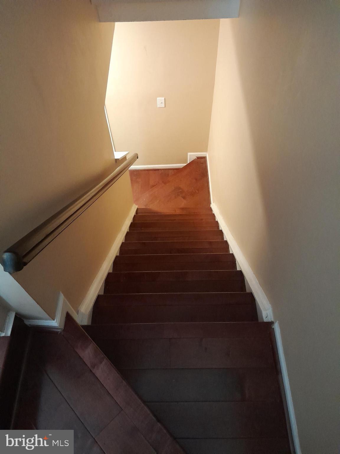 CALVERTON TOWNES - Residential Lease